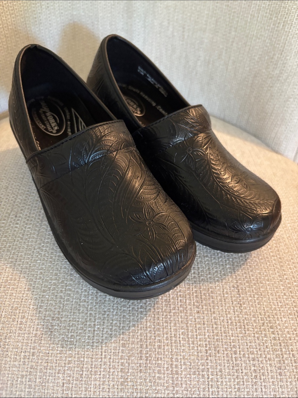 Size 6.5 Easy Street slip resistant Black Embossed Floral Slip-On Clogs
